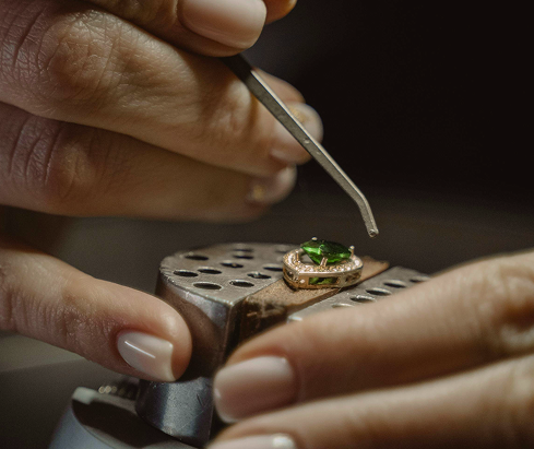 pexels-tima-miroshnichenko-6263157-1 - Raffi Jewellers Toronto and Mississauga pexels-tima-miroshnichenko-6263157-1